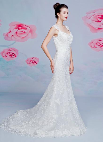 Trompetenkleid aus glitzerndem Tüll mit Illusion-Sabrina-Ausschnitt Ivory I Ivory/Nudé